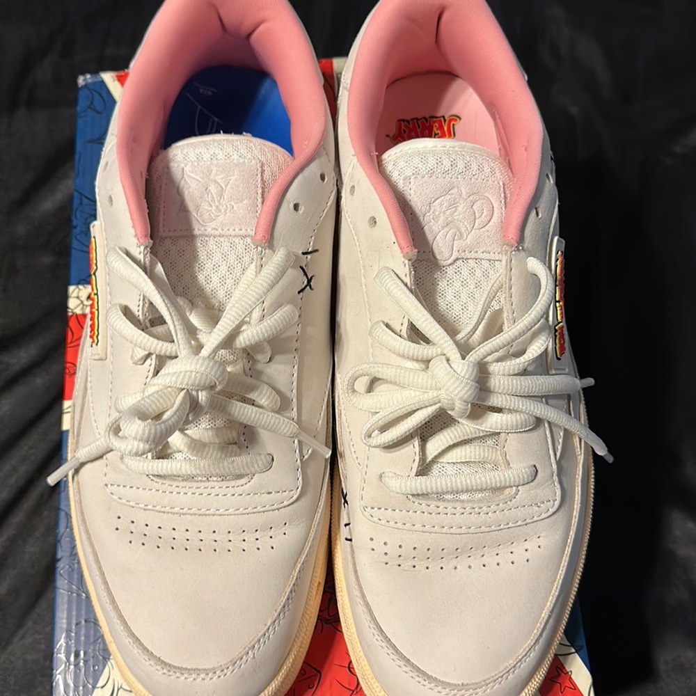 Tom & Jerry Reebok. Size 12.